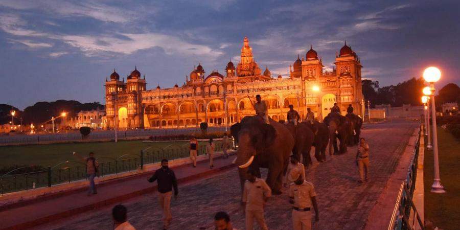 Karnataka with Goa Mumbai Tour